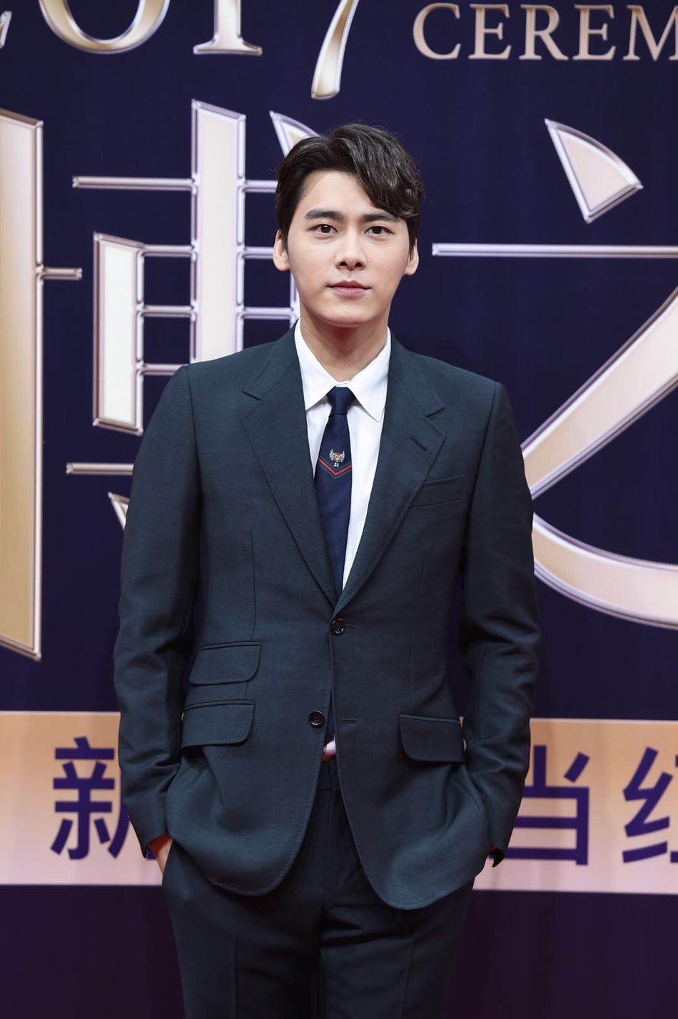 李易峰新浪微博之夜高清帅气图片