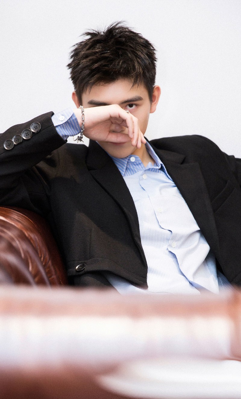 陈飞宇图片 陈飞宇艺术活动照图片