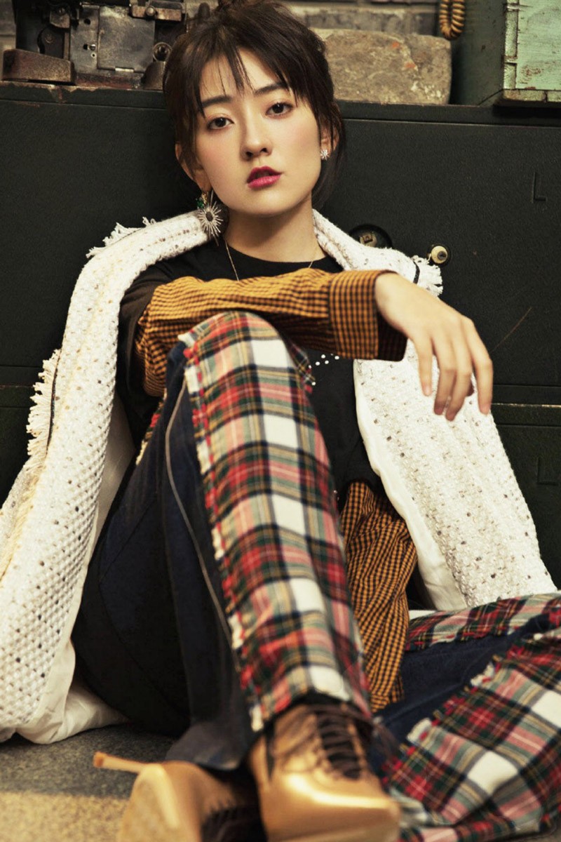 梁洁摩登时尚图片