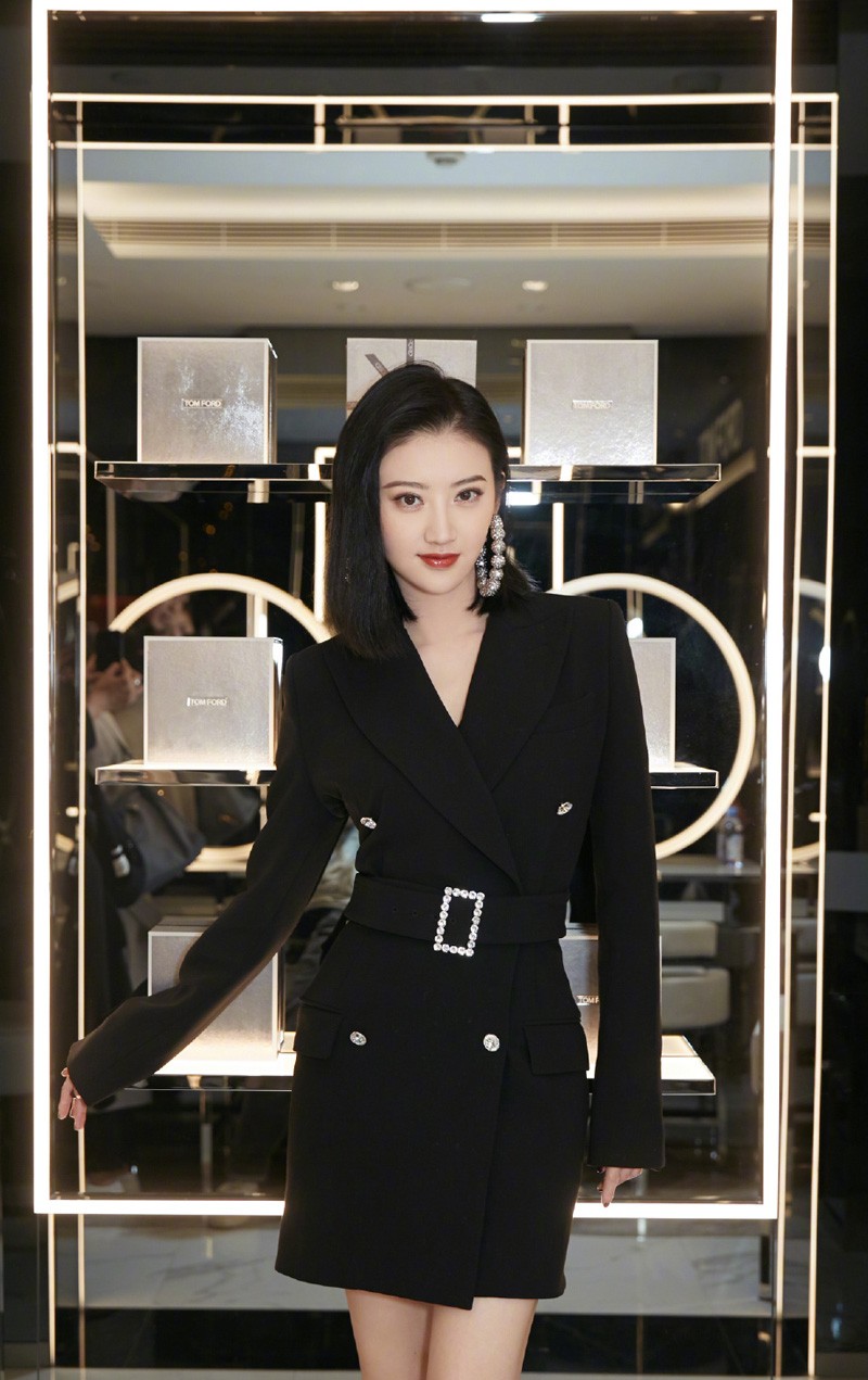 景甜图片  景甜西装造型美帅撩人活动照图片