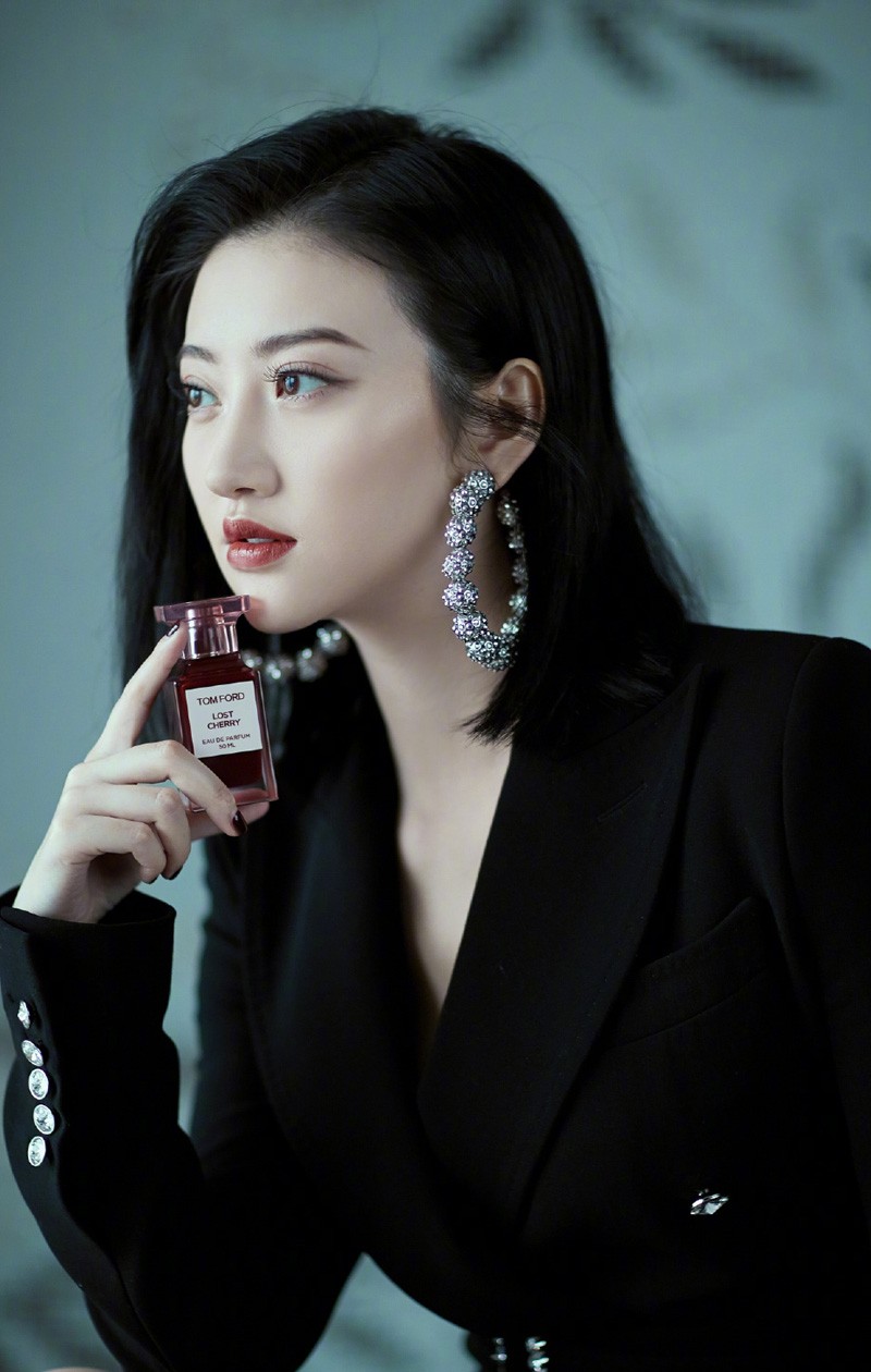 景甜图片  景甜西装造型美帅撩人活动照图片