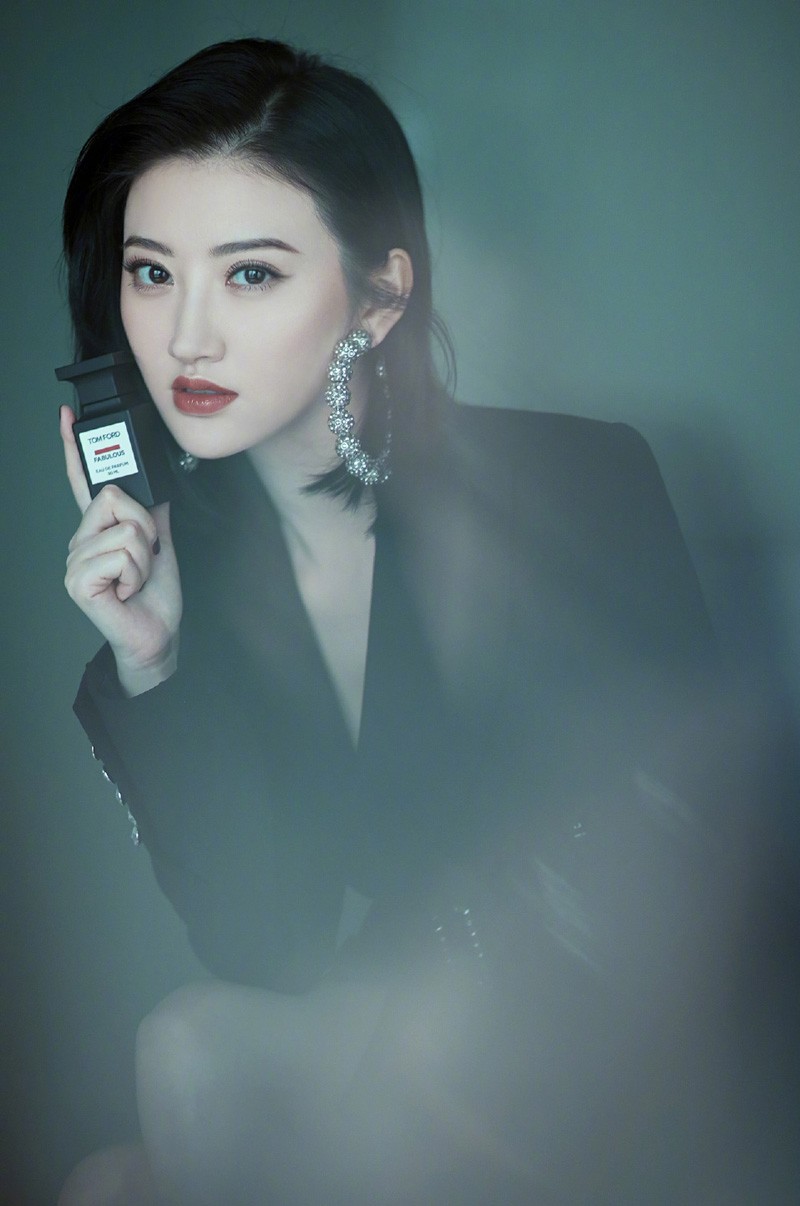 景甜图片  景甜西装造型美帅撩人活动照图片