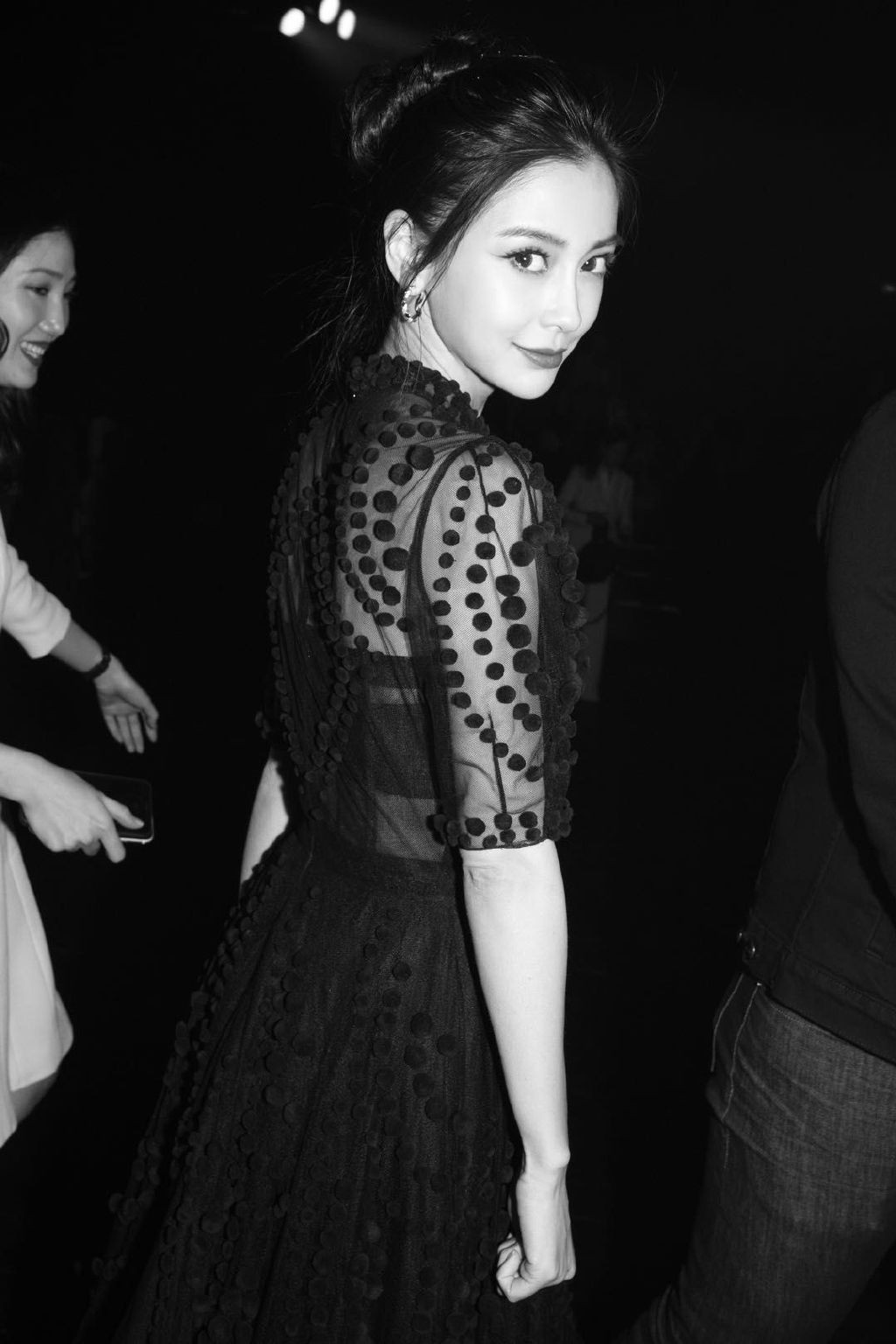 angelababy图片 angelababy 黑色镂空连衣魅