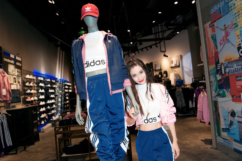 angelababy杨颖最新adidas活动照片