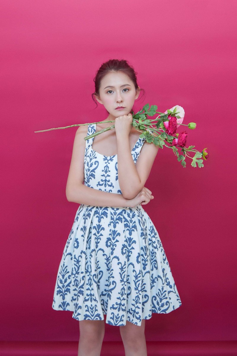 热依扎图片 热依扎时尚美妆图片