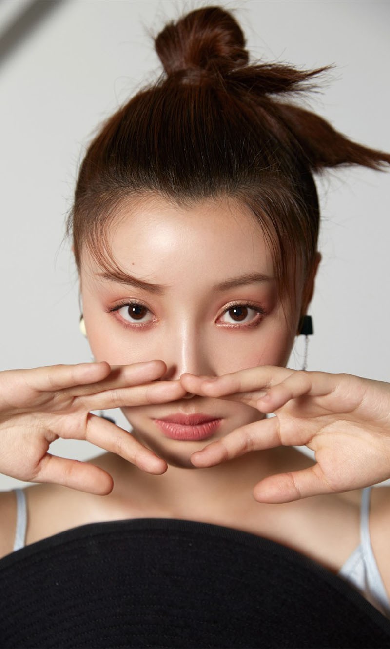 王鹤润图片 王鹤润杂志图片