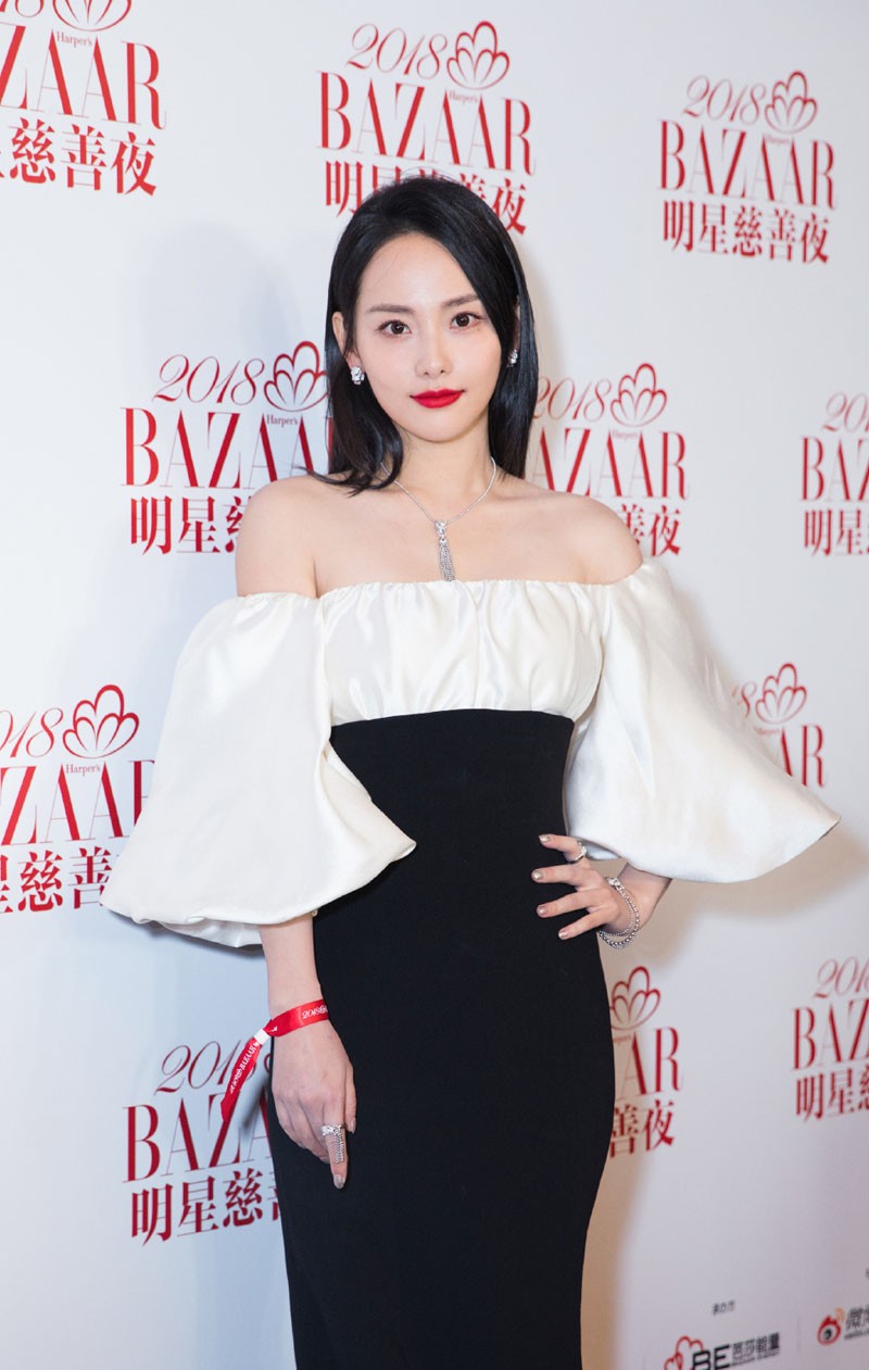 张嘉倪图片 张嘉倪芭莎慈善夜高清图片