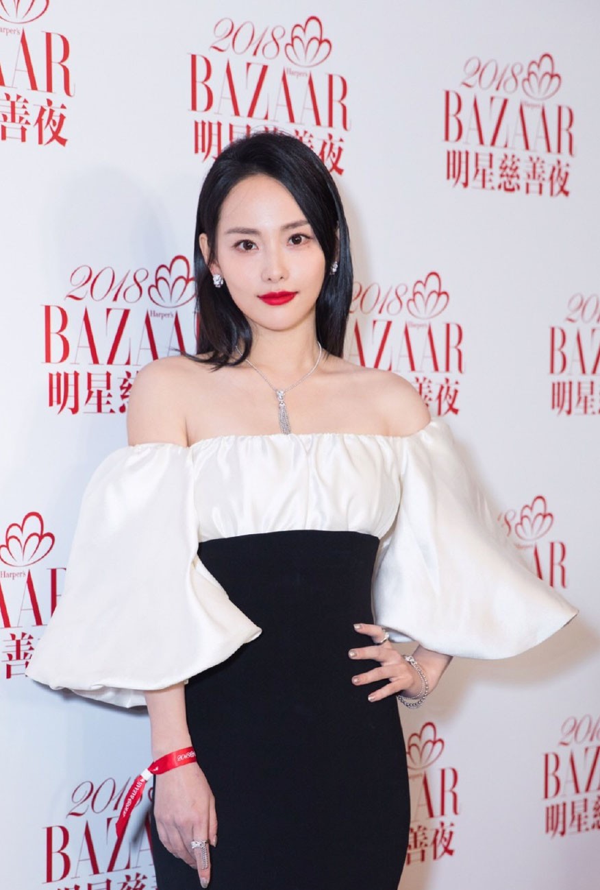 张嘉倪图片 张嘉倪芭莎慈善夜高清图片