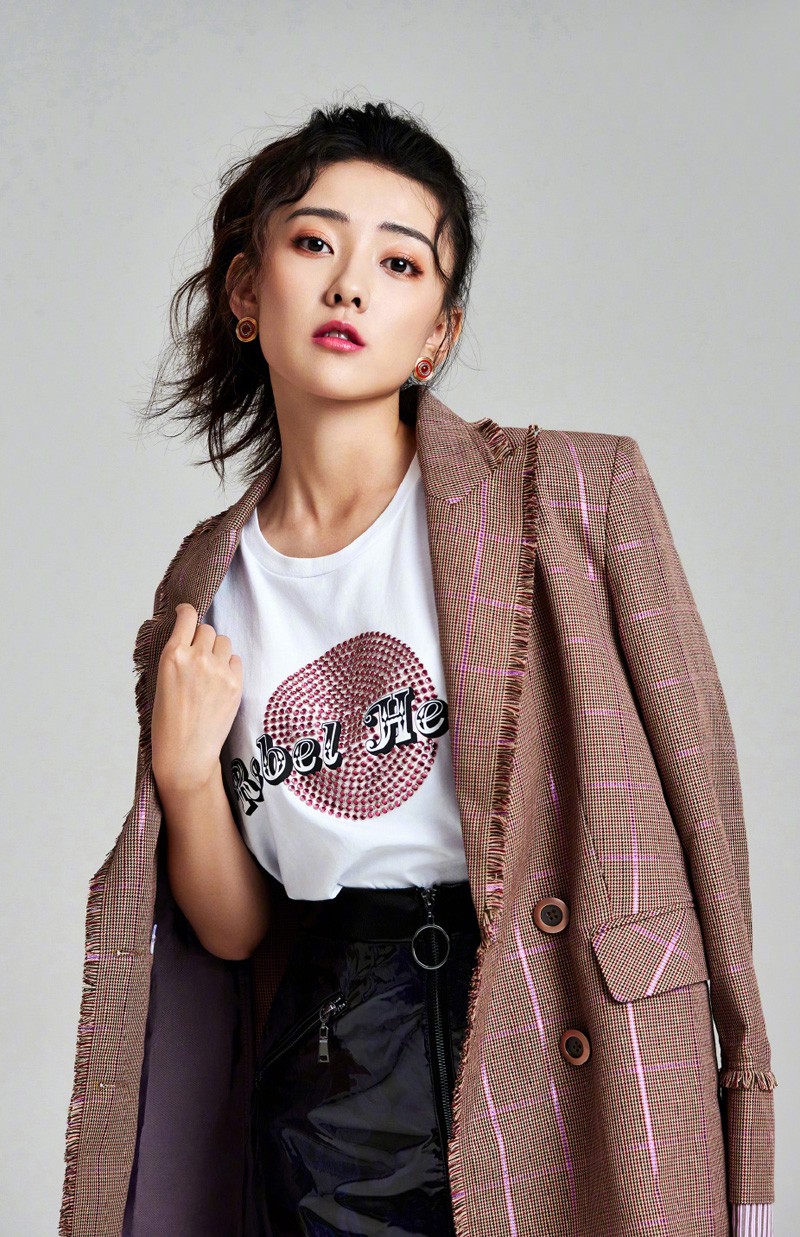 梁洁图片 梁洁复古时尚图片
