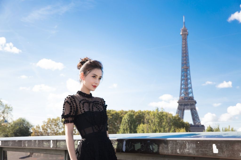 angelababy2019早春成衣系列黑色长裙图片