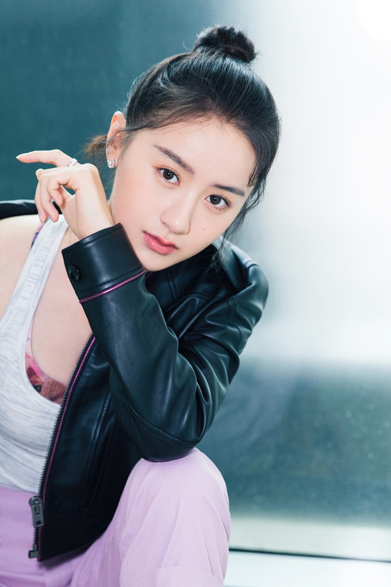 新晋实力小花袁冰妍最新时尚
