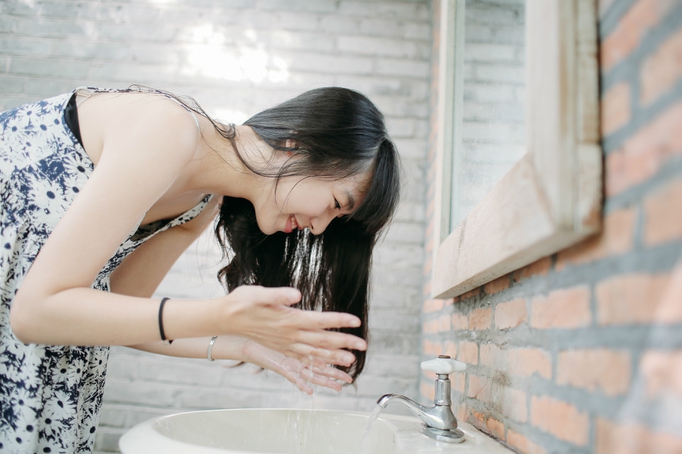 碎花吊带裙美女清纯小清新照