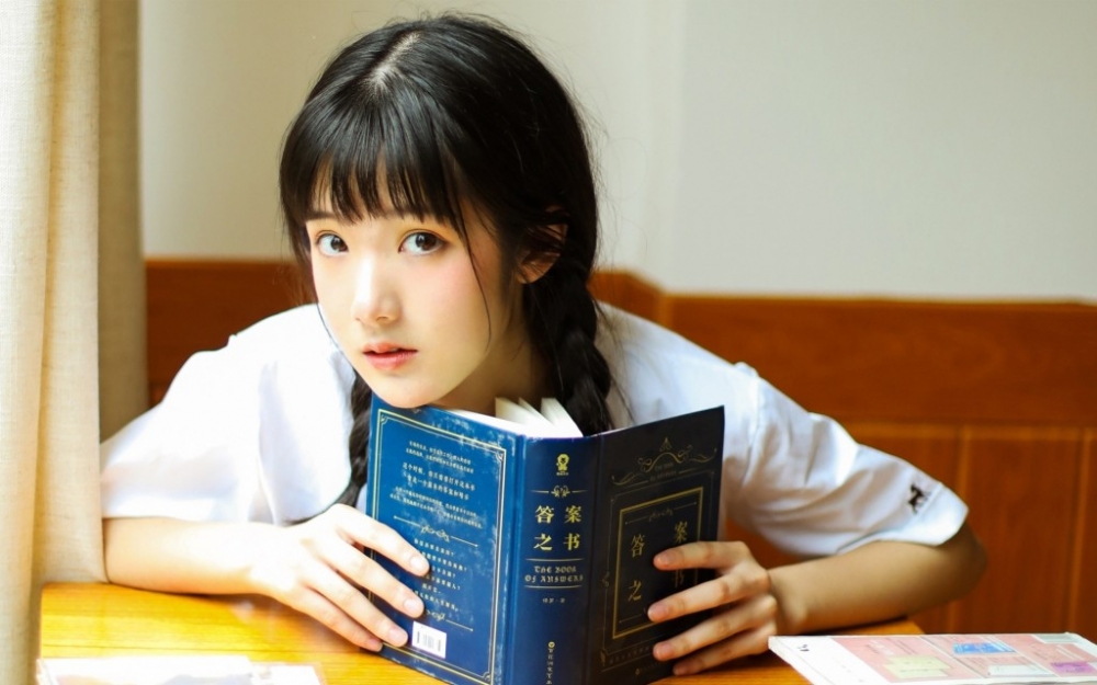 jk小姐姐麻花辫清纯养眼艺术照