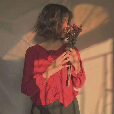 很丧的头像女 冷酷 黑暗丧风格女头像哭泣