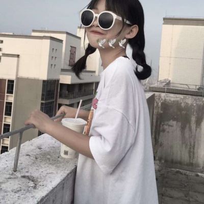 墨镜女生头像霸气范 酷酷的头像 女生 墨镜 戴帽子 霸气