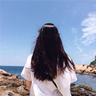 背影看海图片女生头像 海边美女看海头像
