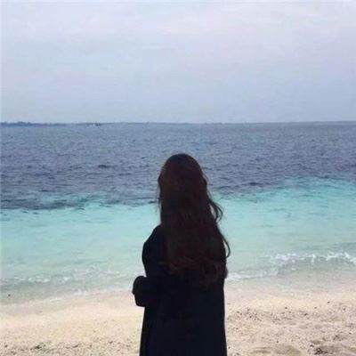 背影看海图片女生头像 海边美女看海头像
