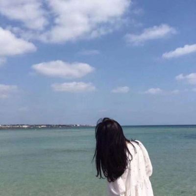 背影看海图片女生头像 海边美女看海头像