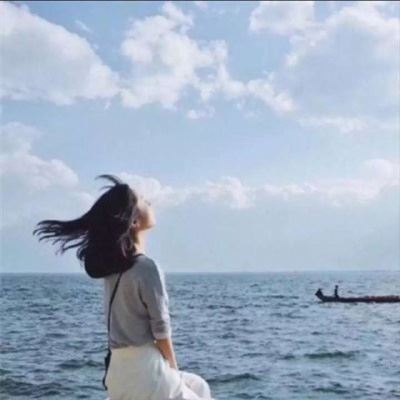 背影看海图片女生头像 海边美女看海头像
