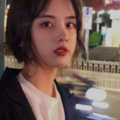 美女微信短发头像图片高清图片 短发美女图头像