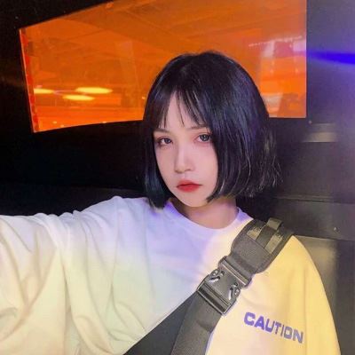 美女微信短发头像图片高清图片 短发美女图头像