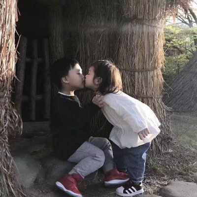 2022最新情侣头像一对个性小孩子真人 小孩头像情侣超萌的