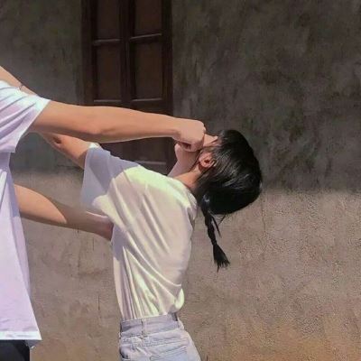 甜蜜情侣头像 非常甜蜜的情侣头像动漫