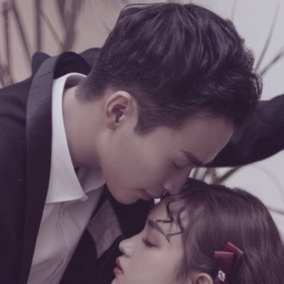 甜蜜情侣头像 非常甜蜜的情侣头像动漫