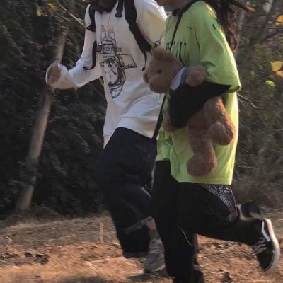 情侣头像真人一人一半 个性不露脸 情侣头像真人一人一半不露头霸气