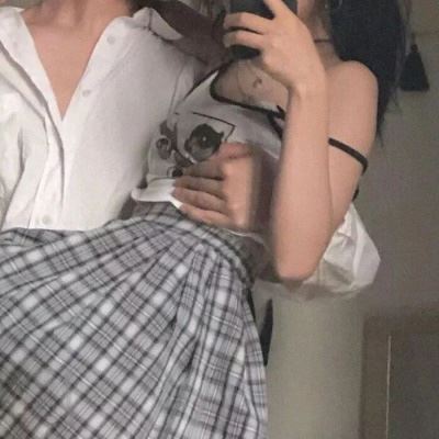 真人情侣头像两张一组 一左一右 情侣头像一男一女两张分开 真人