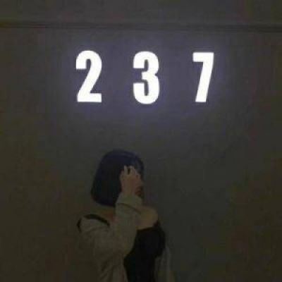 真人情侣头像两张一组 一左一右 情侣头像一男一女两张分开 真人