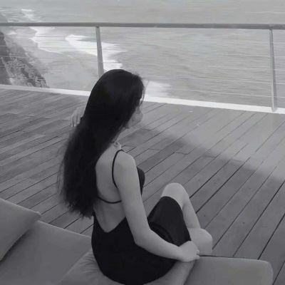 黑白孤傲高冷女生头像 霸气 拽 黑暗 高冷 女生头像
