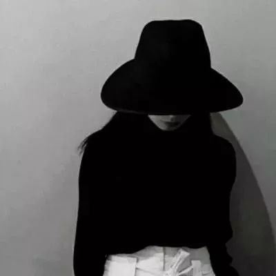寂寞孤独伤心的女生头像图片 孤独落寞女生头像
