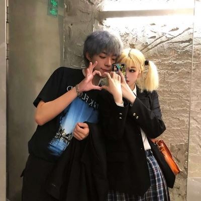 情侣头像真人两张配对 情侣头像双人两张真人不露脸