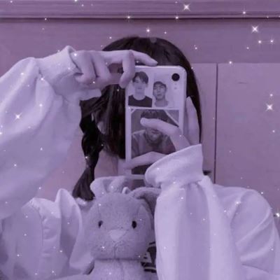 手机遮脸头像女 手机遮脸头像女生高冷霸气