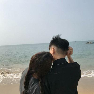 三角恋情侣头像三张两男一女真人 3个人的情侣头像三张男