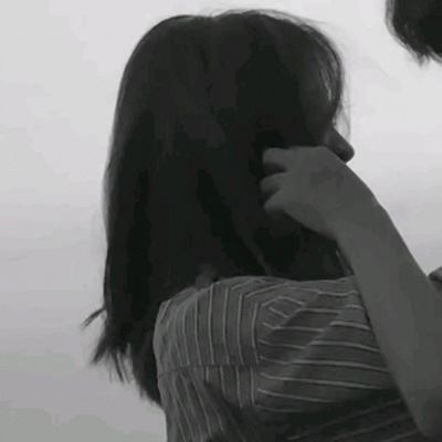 情侣头像 黑白 一人一半 情侣头像图片一人一张黑白