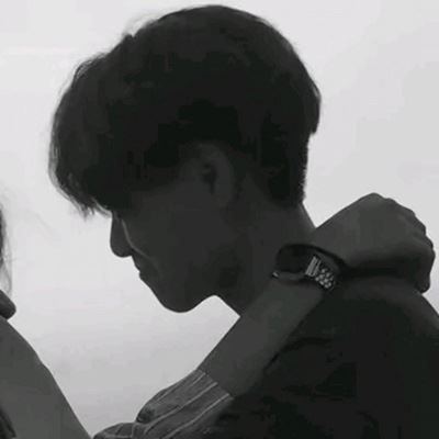 情侣头像 黑白 一人一半 情侣头像图片一人一张黑白