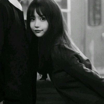 情侣头像黑白真人一人一半 情侣头像黑白的