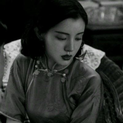 情侣头像黑白真人一人一半 情侣头像黑白的