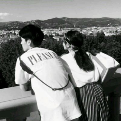 情侣头像黑白真人一人一半 情侣头像黑白的