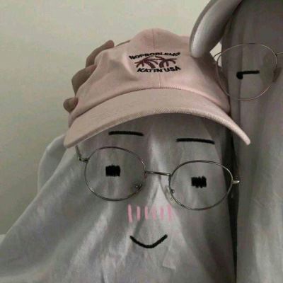 情侣头像搞笑逗比一对 左一右 逗比的情侣头像一对