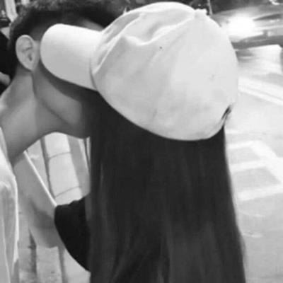 2022最新情侣头像一对 情侣头像甜蜜拥抱亲吻2022