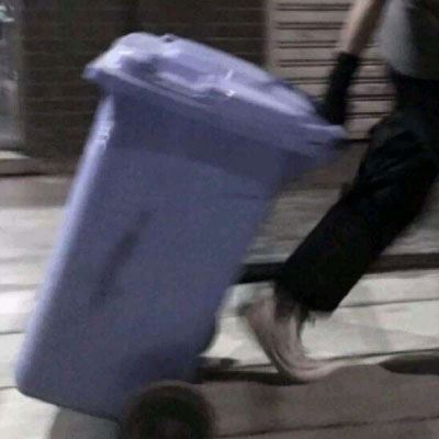 对象是个垃圾桶的情头 情侣头像对象不是人系列