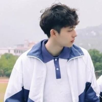 情侣头像学生校服版的一对 校服情侣头像一男一女 校园风