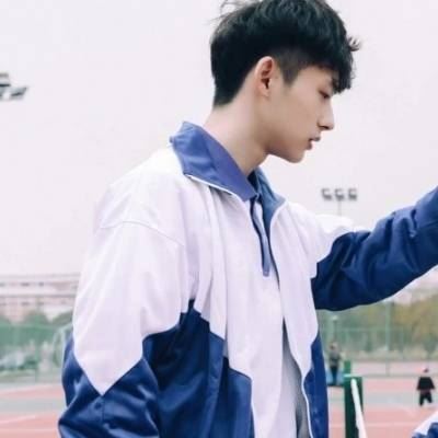 情侣头像学生校服版的一对 校服情侣头像一男一女 校园风