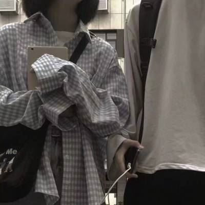 情侣头像上半身不露头两张一对 个性情侣头像下半身
