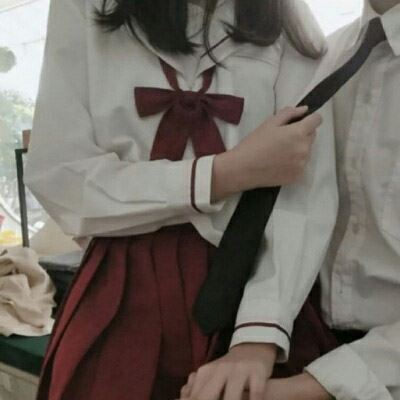 情侣头像上半身不露头两张一对 情侣头像不露脸一人一半