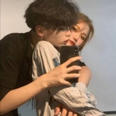 亲吻的情侣头像两张 情侣头像亲亲一对两张