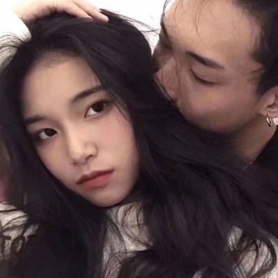 亲吻的情侣头像两张 情侣头像亲亲一对两张